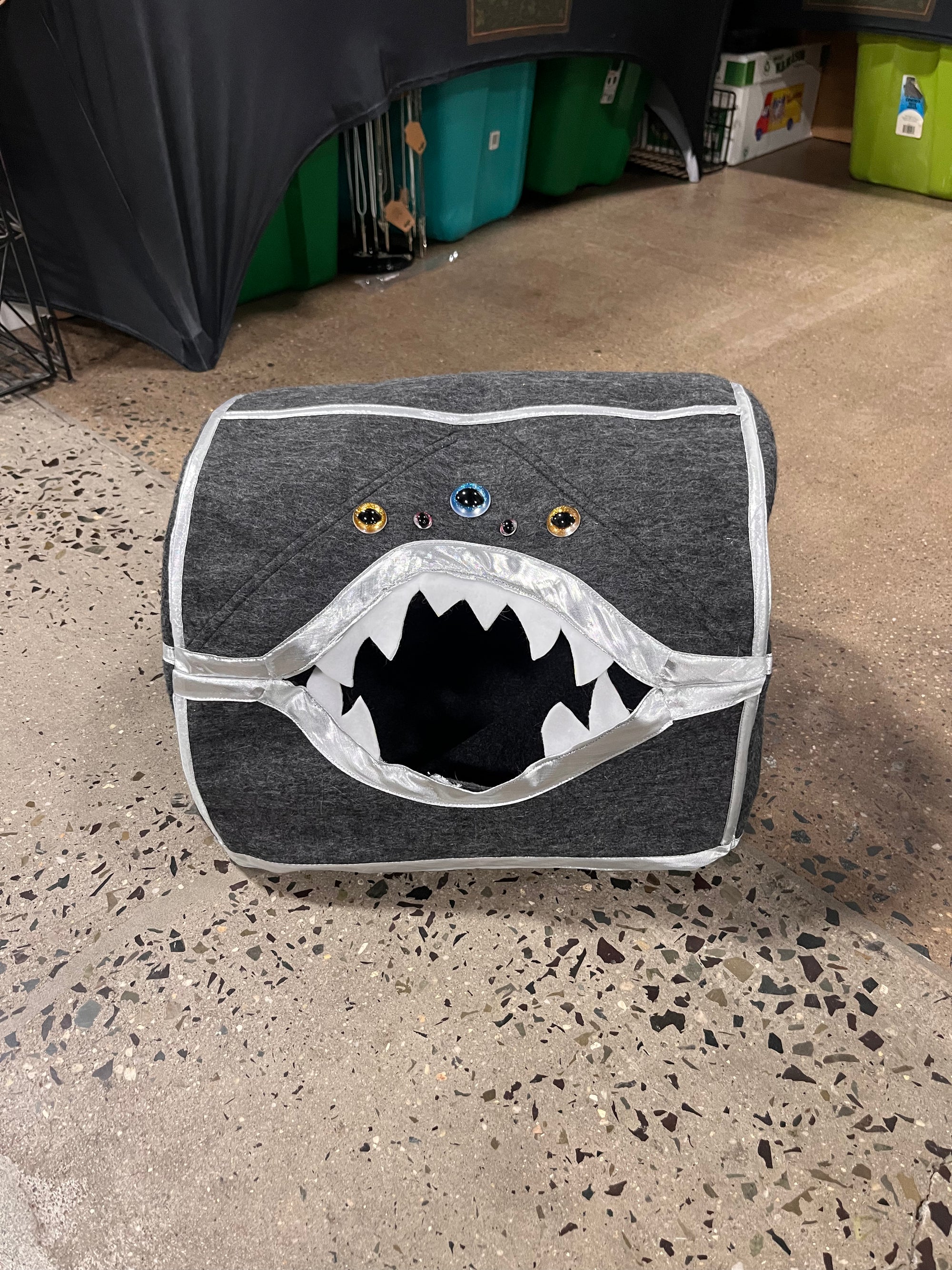 Mimic Pet Cave