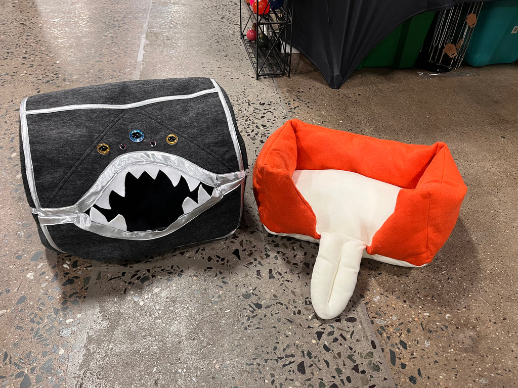 Mimic Pet Cave